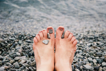 Navigating the Common Changes in Aging Feet: A Guide to Proper Foot Care
