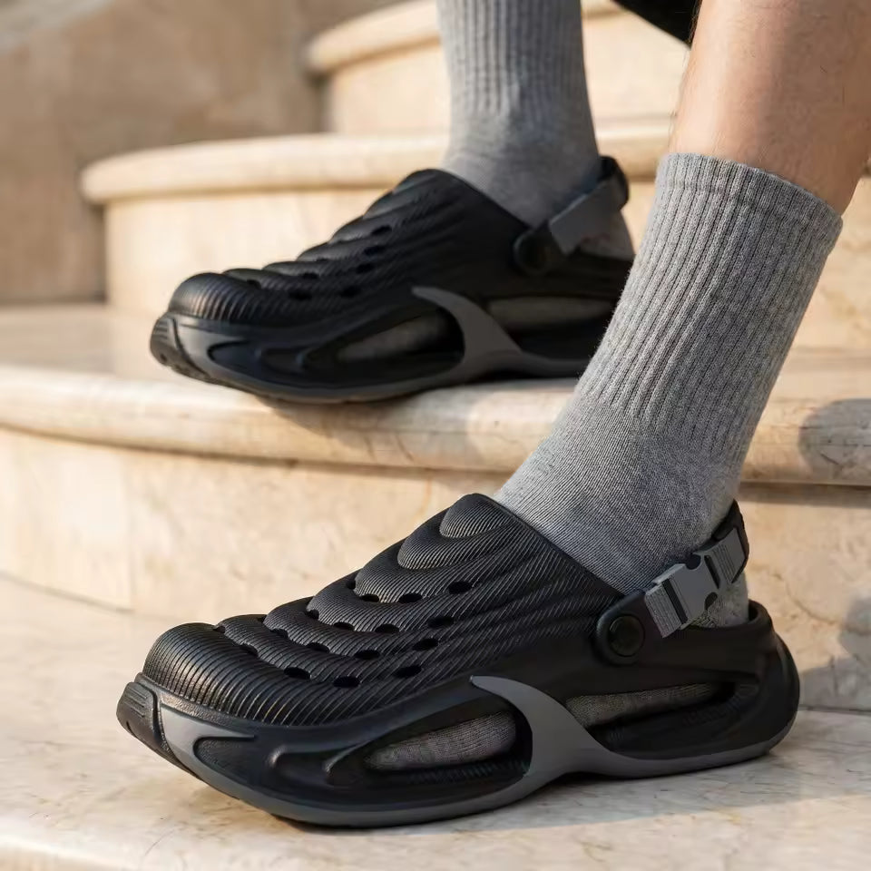 AeroCloud black with socks